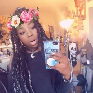 Meet your Posher, Khadija